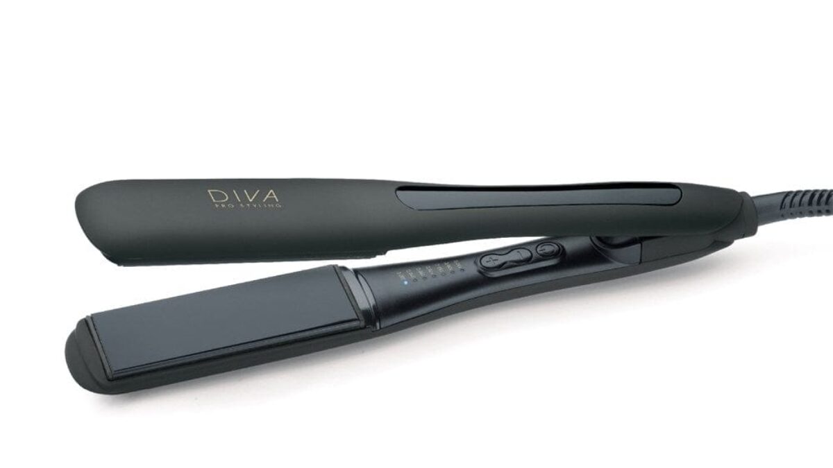 Diva Feel The Heat wide digital straightener wide plate styler